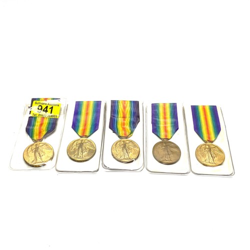 941 - Five WW1 Victory medals awarded to Ptes 40454 f Hawks, 3-5732 E L Neathway, 241569 T Hill, 5835 S G ... 
