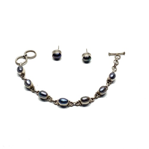 708 - Stunning silver and labradorite bracelet and earrings.