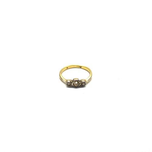 991 - 18ct three diamonds ring Size L 2g