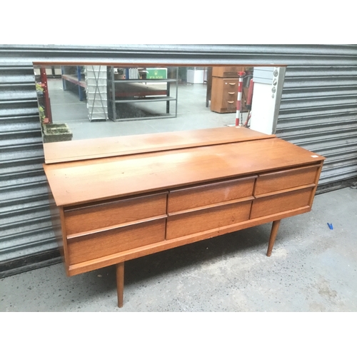 117 - Vintage dressing table with six drawers