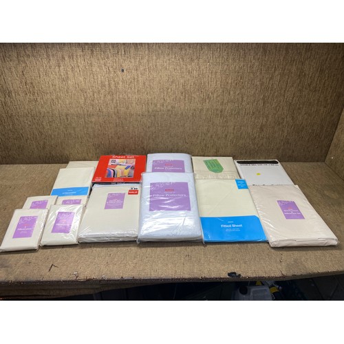 144 - Selectionof retail package bedding including: Duvets covers and pillowcase