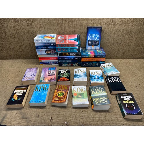 67 - Collection of Stephen King Novels, Paperbacks and Hardbacks including: Holly, Cell, Insomnia, El Vat... 