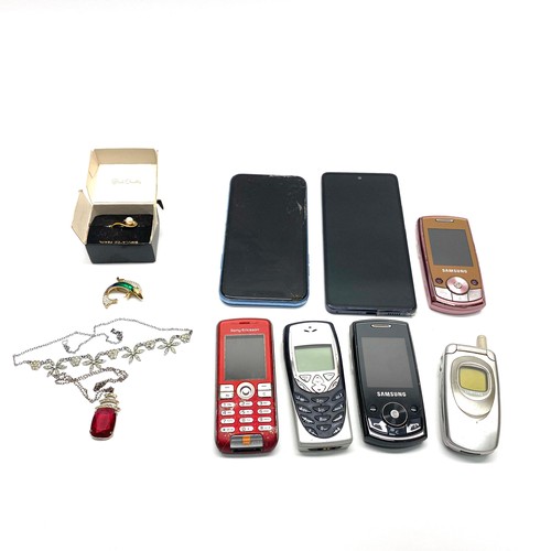 468 - collection oif mobile phones including samsung, nokia, sony ericsson and costume jewellery.