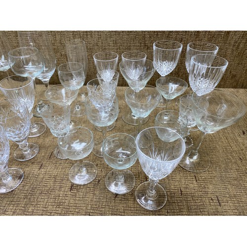 161 - Collection of crystal and glass items including: Wine glasses.