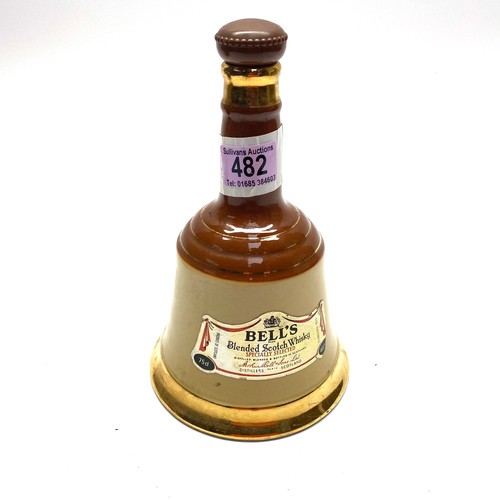 482 - Wade Ceramics Bell's blended scotch whisky 75cl collectors bottle.