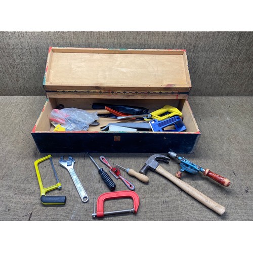 266 - mixed tools including hammer, screwdrivers and g clamp.