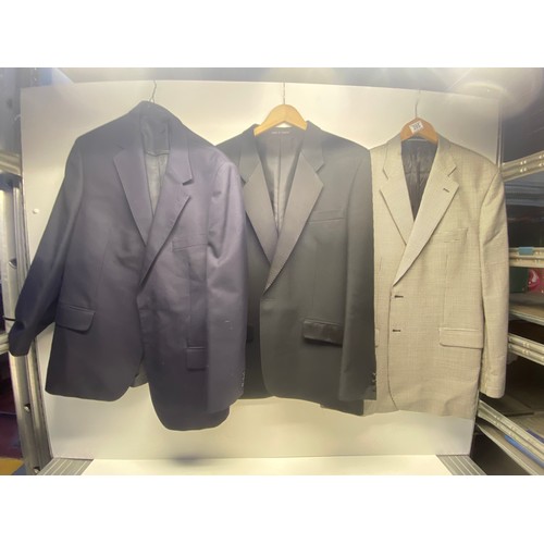 285 - 3 mens sports blazzers including marks & spencers 46inch chatsworth 44L and brook taverner 44R.