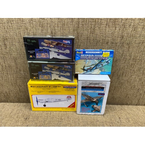 1298 - Collection of model kits including: Supertech, Revell and Replicast.