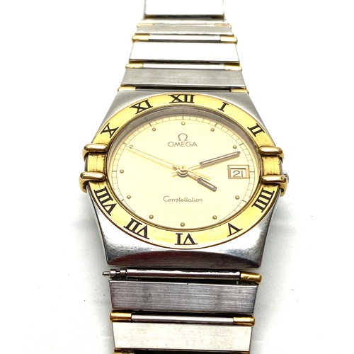 898 - Omega constellation 396.1070 18K Gold and Steel Quartz Men's Watch (running) 33mm case and 74g. No o... 