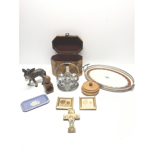 452 - Mixed collection vintage items including Wedgwood Jasperware ,and two penny farthing small display c... 