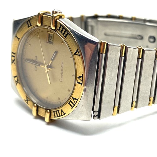 898 - Omega constellation 396.1070 18K Gold and Steel Quartz Men's Watch (running) 33mm case and 74g. No o... 