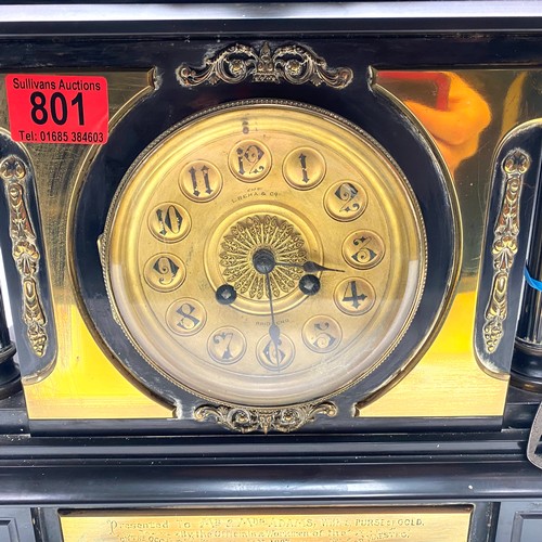 801 - Stunning marble pillar mantle clock with brass fixings and presentation plaque for 1907. (overwound)... 