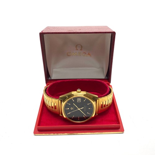 900 - Omega Seamaster watch. 196.0125 Gold plated stainless steel strap and matt black dial. Circa 1987 wi... 