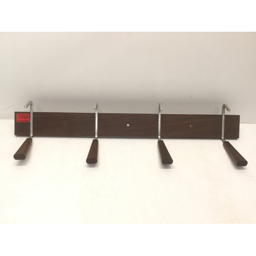 Lot 732B      