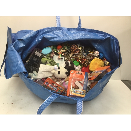 211 - A large quantity of key rings