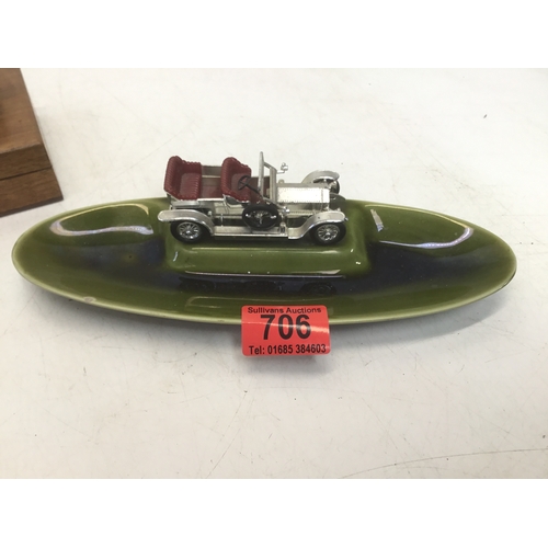 706 - Two vintage ashtrays with cars and a cigarette box