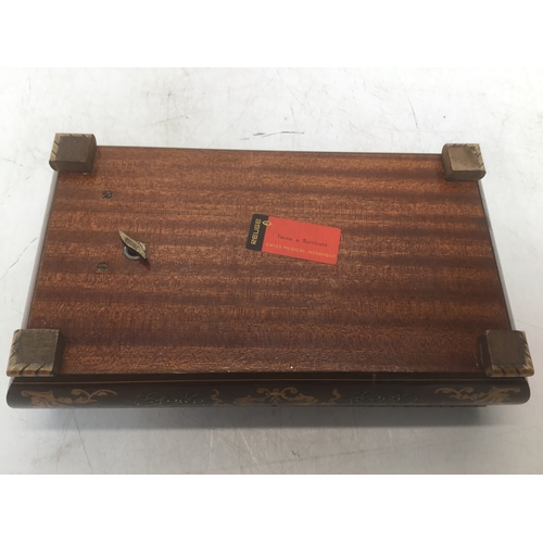 729 - Musical jewellery box with inlaid marquetry by Reuge with Swiss movement