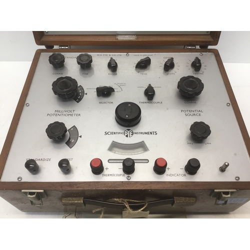 1104 - Pte scientific instruments thermocouple test set in a wooden case
