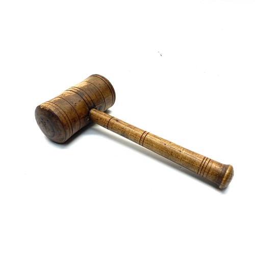 Lot 748       