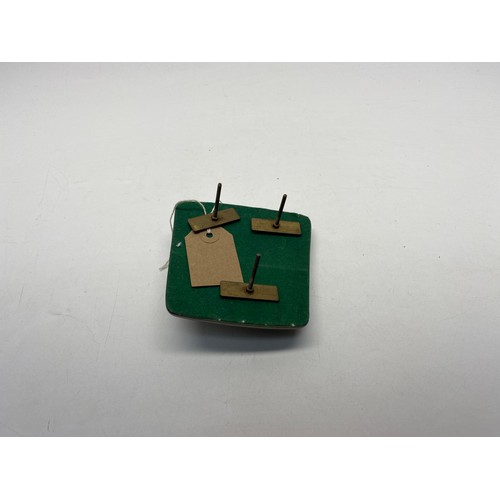 864 - Rover P4 metal grill badge.