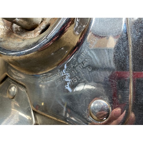 1115 - A pair of Lucas P100L headlights fits Rolls Royce Silver Wraith, Bentleys and Aston Martins