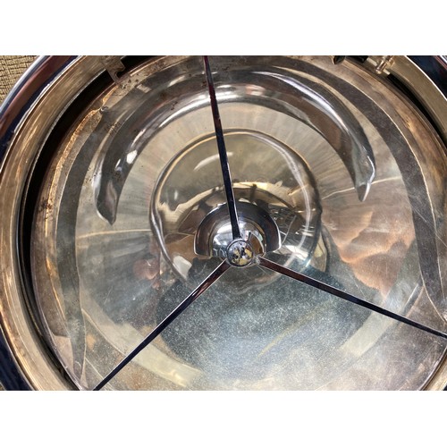 1116 - A pair of Lucas P100L headlights fits Rolls Royce Silver Wraith, Bentleys and Aston Martins One glas... 