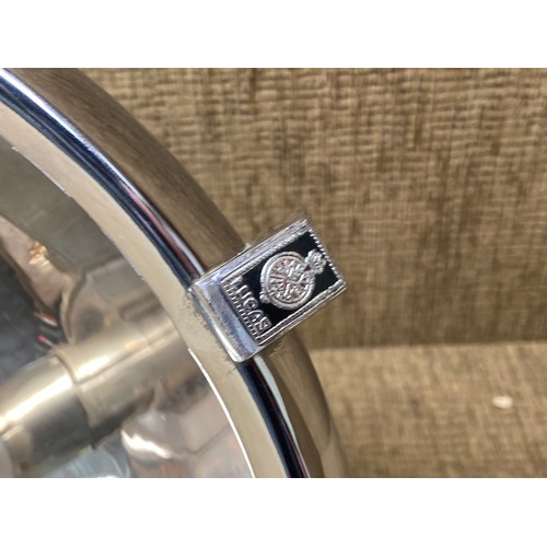 1116 - A pair of Lucas P100L headlights fits Rolls Royce Silver Wraith, Bentleys and Aston Martins One glas... 