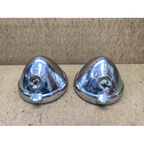 1116 - A pair of Lucas P100L headlights fits Rolls Royce Silver Wraith, Bentleys and Aston Martins One glas... 