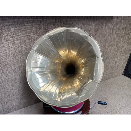 1146 - vintage hmv gramophone with brass horn.