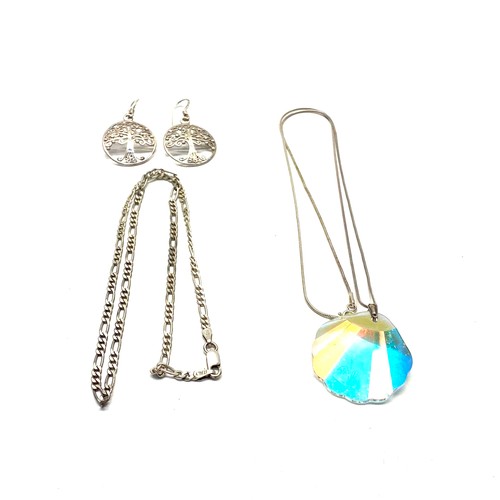 832C - Silver items including necklace, and earrings.