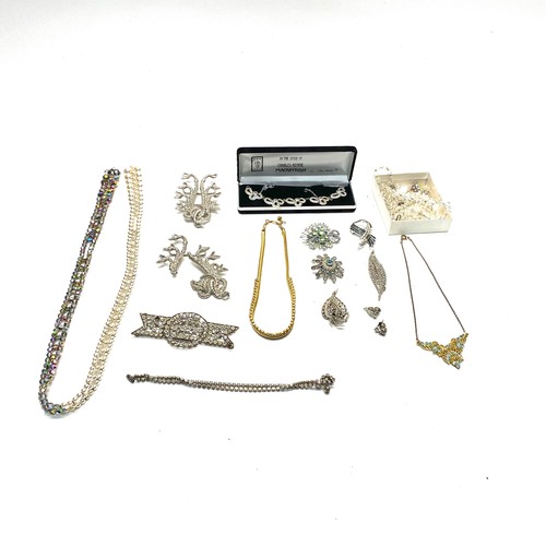 834C - Vintage art deco jewellery.