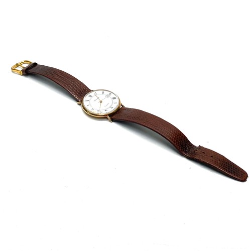 953 - 9ct gold men's Genève quartz watch (missing winder)