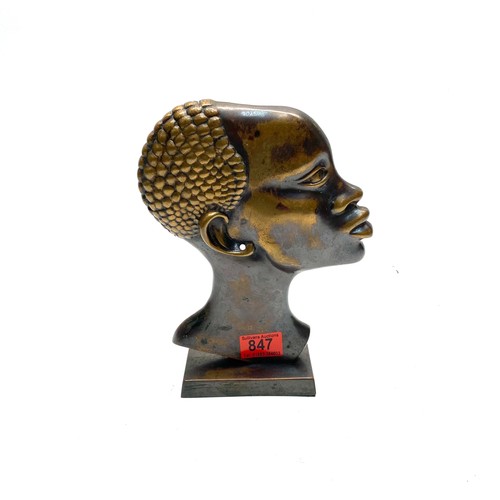 Lot 847       