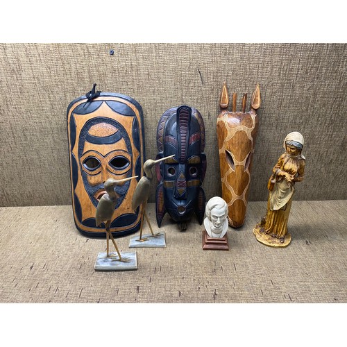 1346 - Collectible items including: African Tribal masks.