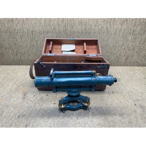 1360 - Vintage Cookes reversible observation level with original box.