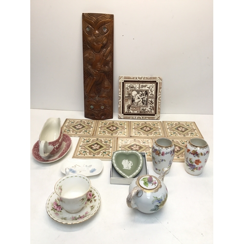 1372 - A collection of collectible ceramic items including Beyer and Bock vases, Wedgwood pieces and Royal ... 