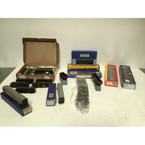 1168 - A selection of trains and carriages including Hornby Dublo Duchess of Montrose and Bristol Castle ED... 