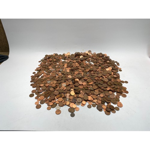 1375 - Large quantity of mixed UK coinage.