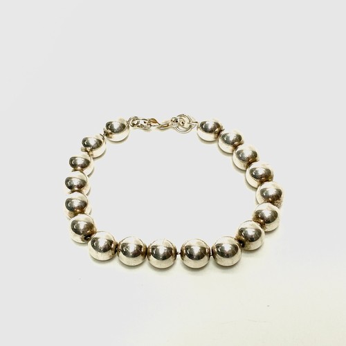 Lot 833       