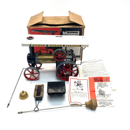 1054 - mamod traction engine complete with vaporising spirit lamp filler funnel detachable steering extensi... 