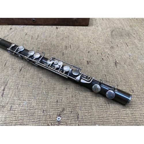 1387B - Lovely 60s-70s flute from collard & co.