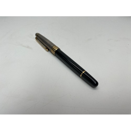 1240 - Lovely Mont Blanc Fountain Pen with 18k gold nib and 925 Germanic Silver Lid in the original case an... 