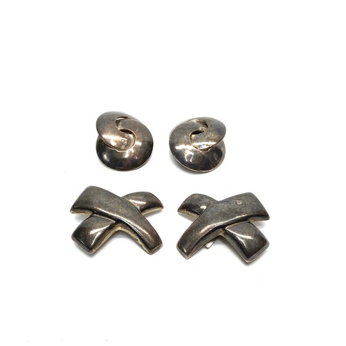 1018 - 2 pairs of sterling silver clip on earrings.