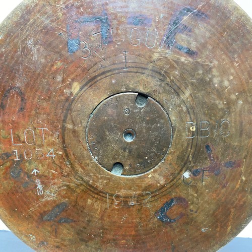 862 - A 3.7-inch gun artillery shell with plate number 1942, along with two 40mm shells from World War II,... 