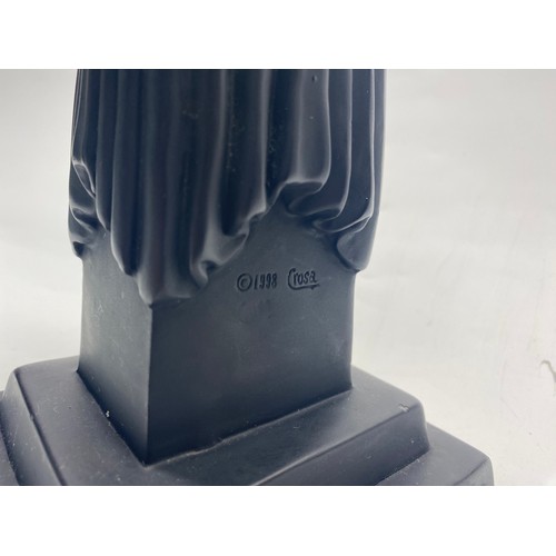 843 - Art Deco design figurine lamp 46cm.