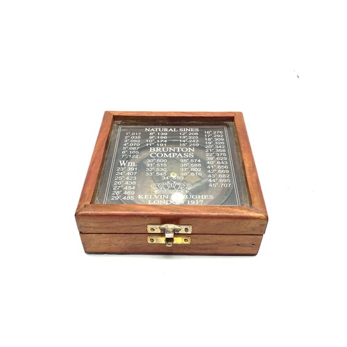 844 - Lovely Kelvin & Hughes London 1917 Brunton Compass in Wooden case.