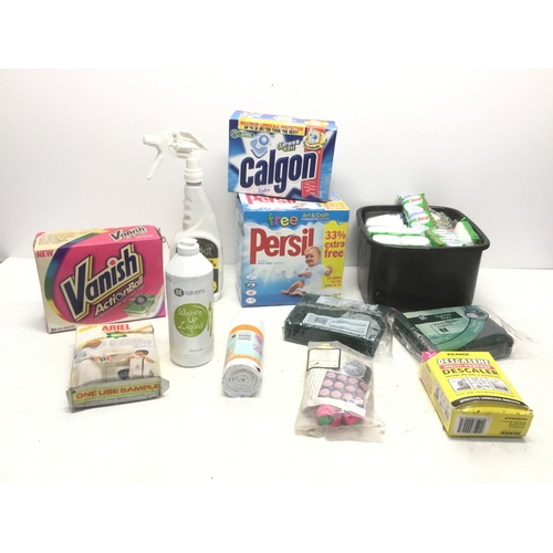 258 - Various washing tablets, scourers and Vanish action ball