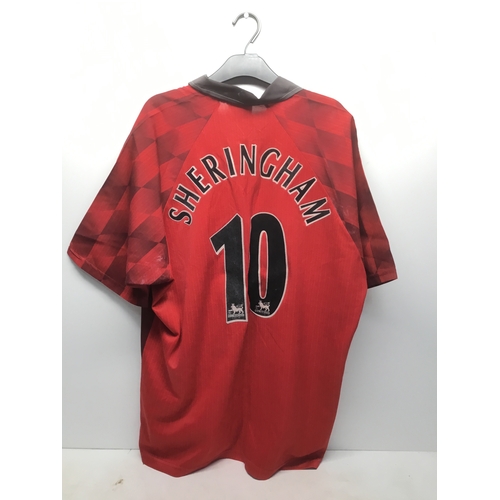 268 - Manchester United home shirt from 1996-98 with Sheringham on the back and number 10 size XL