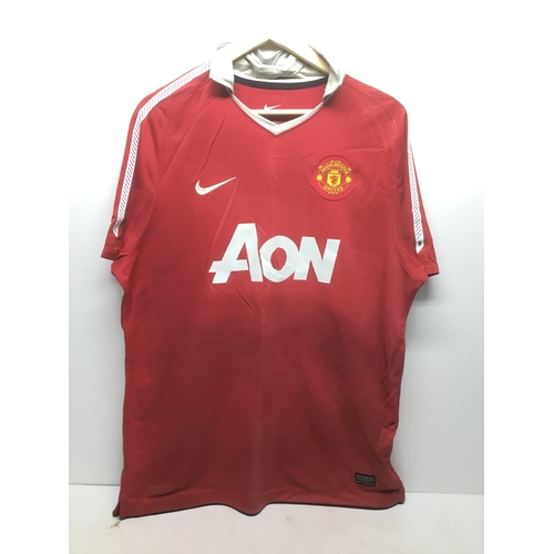 272 - Manchester United home shirt from 2010-2011 season when they won a record 19th league title size L