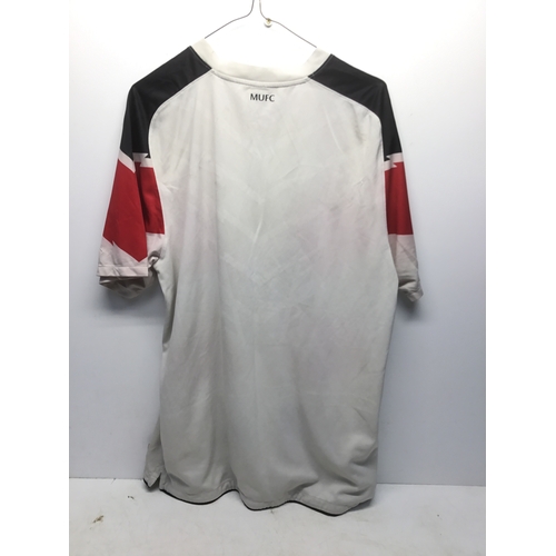 300 - Manchester United away shirt from 2010-2012 size L